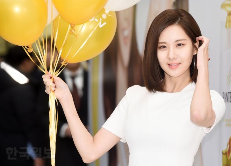 Seo Hyun (SNSD) hội ngộ thành viên Yuri tại sự kiện mới