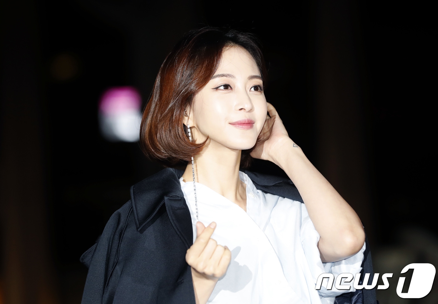 Han Ye Seul nhận 'mưa' lời khen vì quá xinh đẹp trong tiệc mừng công