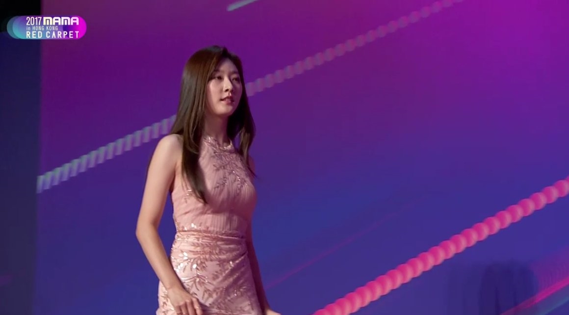 Kim Sae Ron xinh như nữ thần trên thảm đỏ MAMA 2017 Hong Kong