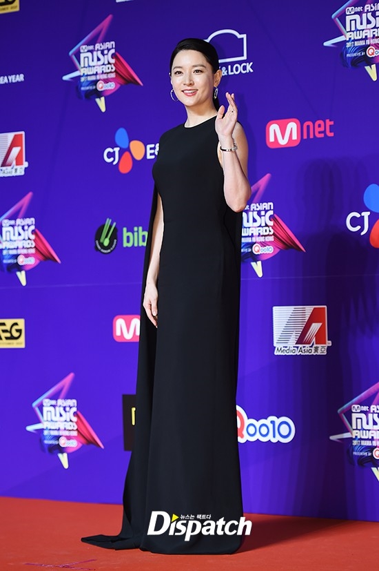 Nữ hoàng thảm đỏ trong MAMA năm 2017