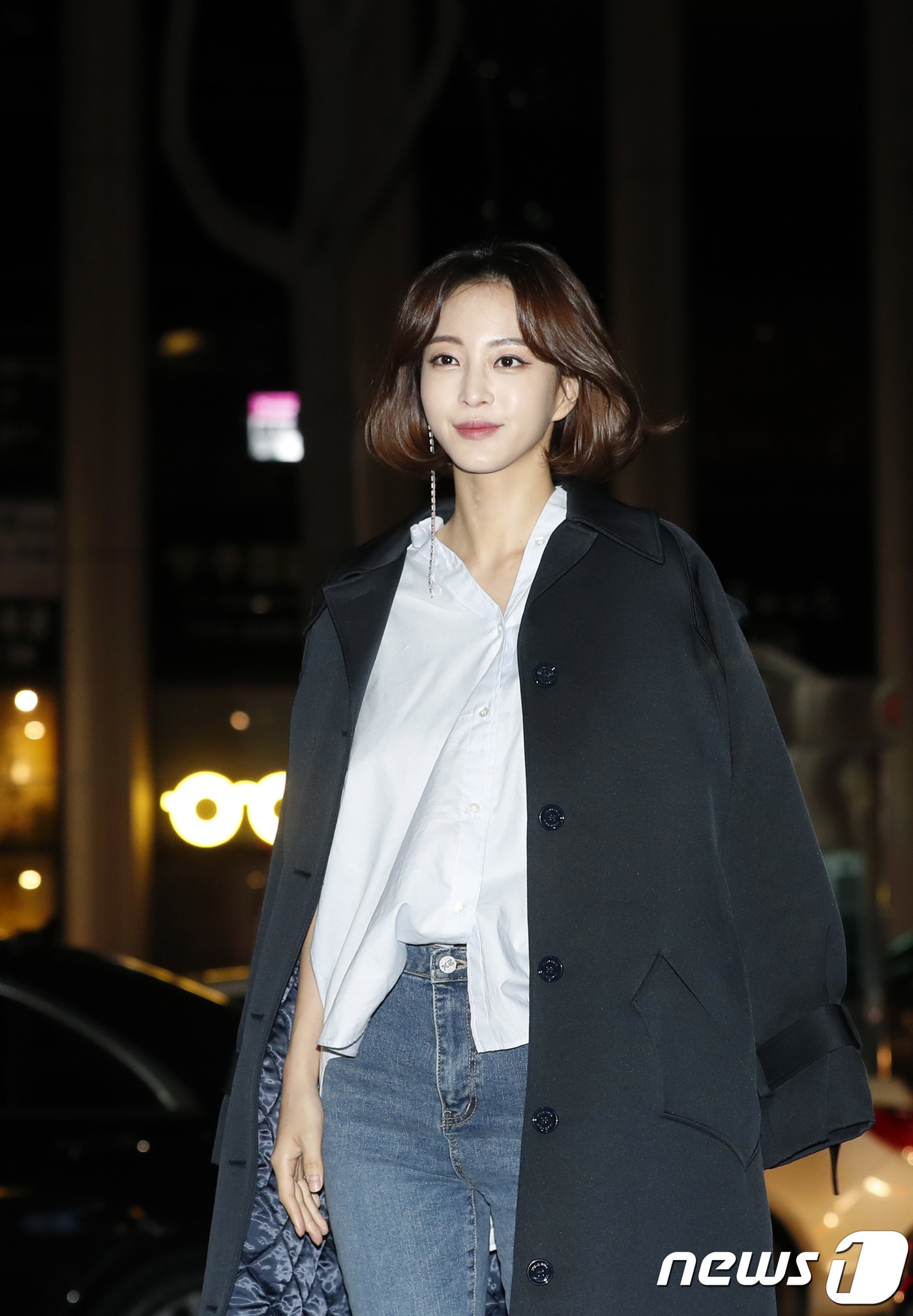 Han Ye Seul nhận 'mưa' lời khen vì quá xinh đẹp trong tiệc mừng công