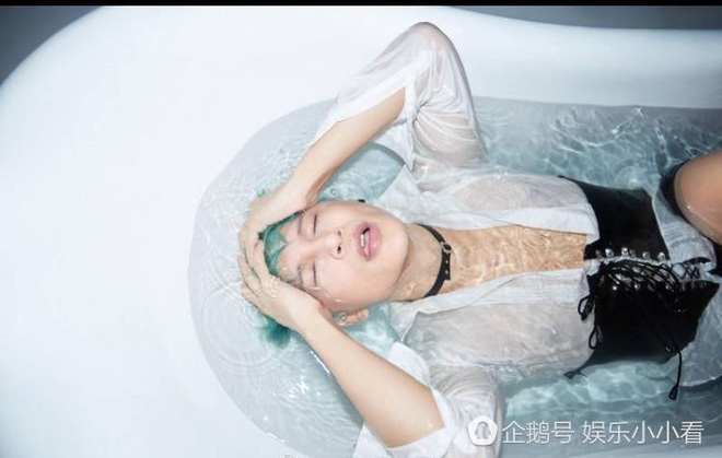 Sao nam Hoa ngữ khiến fan hết hồn vì gu ăn mặc quái lạ