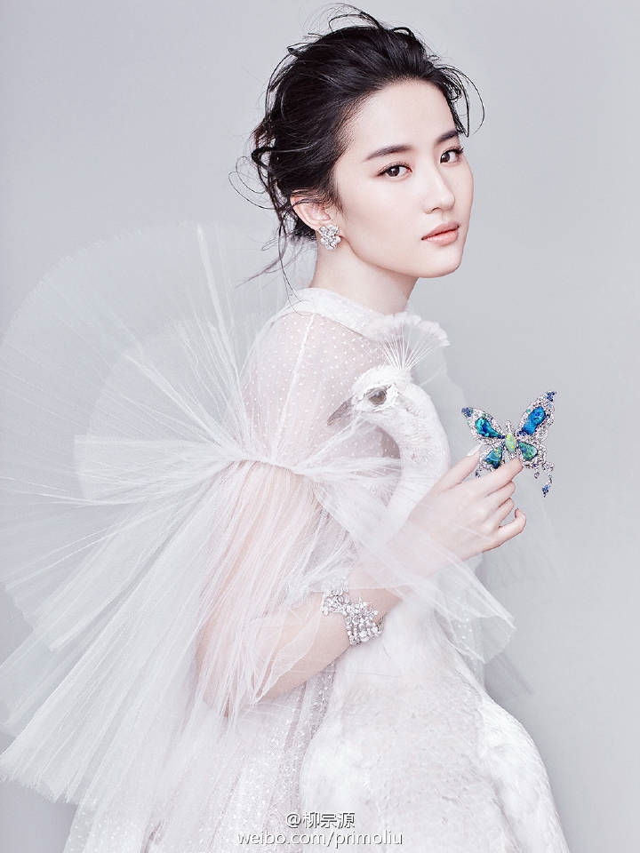 Lưu Diệc Phi lại gây thương nhớ bằng loạt hình ảnh 'cực chất'