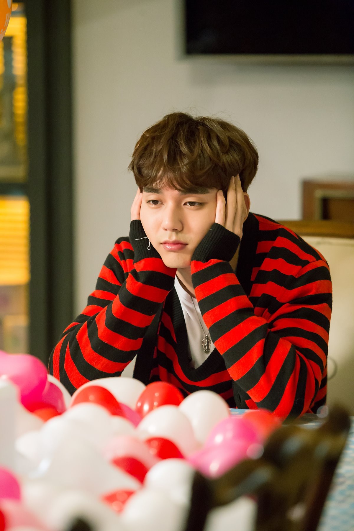 Yo Seung Ho đẹp trai “chết người” sánh đôi bên mỹ nhân trong phim mới