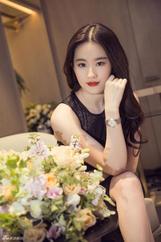 Lưu Diệc Phi lại gây thương nhớ bằng loạt hình ảnh 'cực chất'