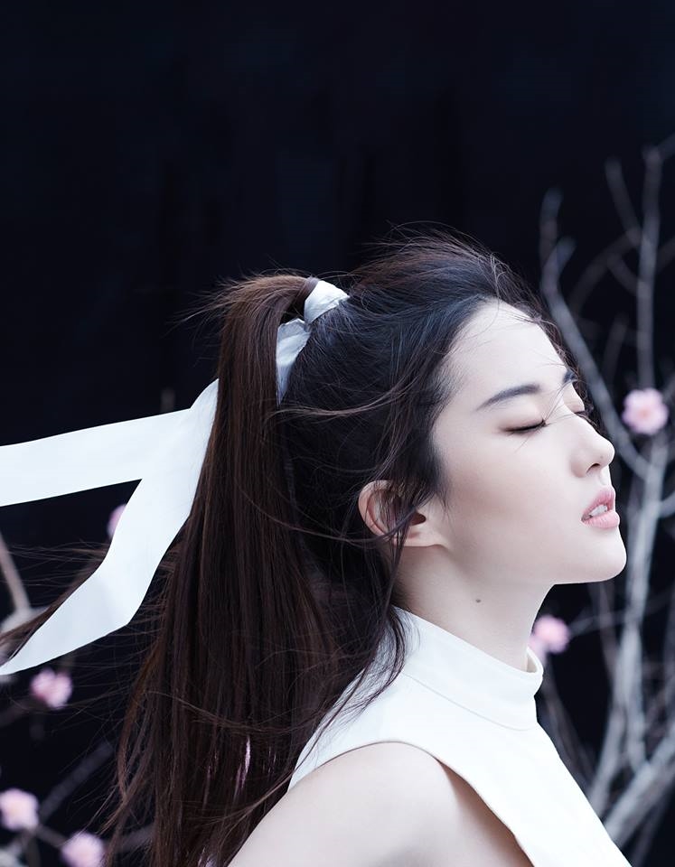 Lưu Diệc Phi lại gây thương nhớ bằng loạt hình ảnh 'cực chất'