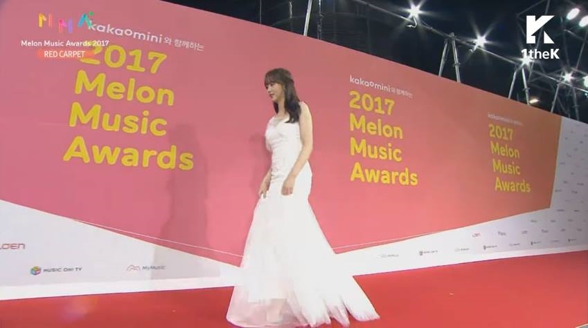 Kim So Hyun trên thảm đỏ MMA: xinh như nàng công chúa