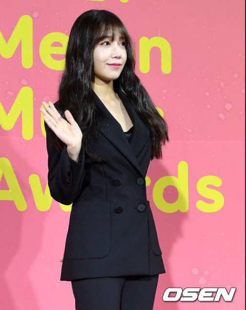 Thảm đỏ Melon Music Awards tuyên bố MAMA cũng thường thôi