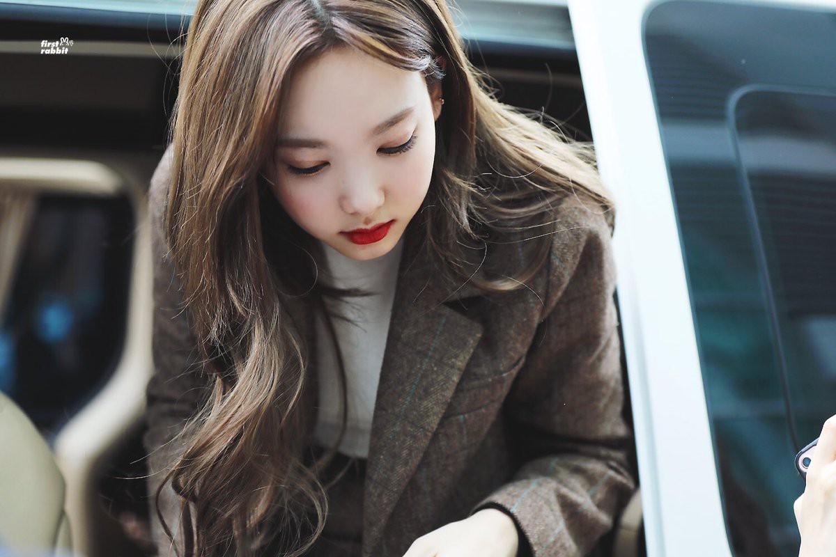 Mỹ nhân Kpop đã đẹp thì nhắm mắt cũng đẹp