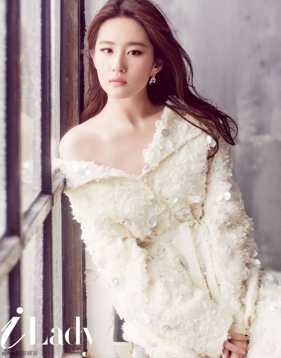 Lưu Diệc Phi lại gây thương nhớ bằng loạt hình ảnh 'cực chất'