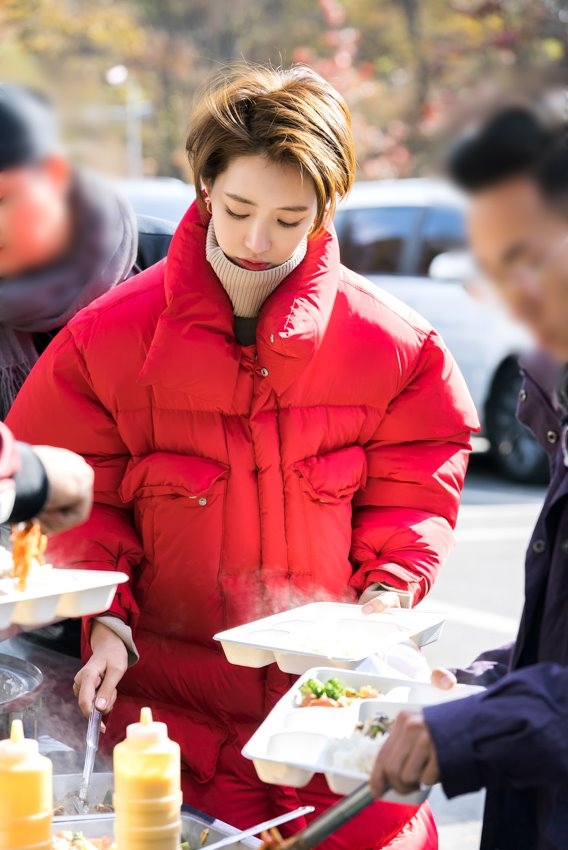 Loạt ảnh mới của Go Jun Hee trên phim trường phim truyền hình