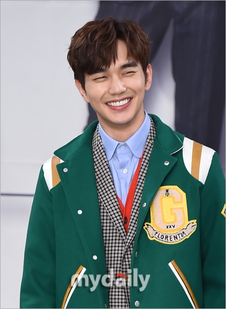 Lần đầu đóng phim hài tình cảm Yoo Seung Ho lập tức than khó
