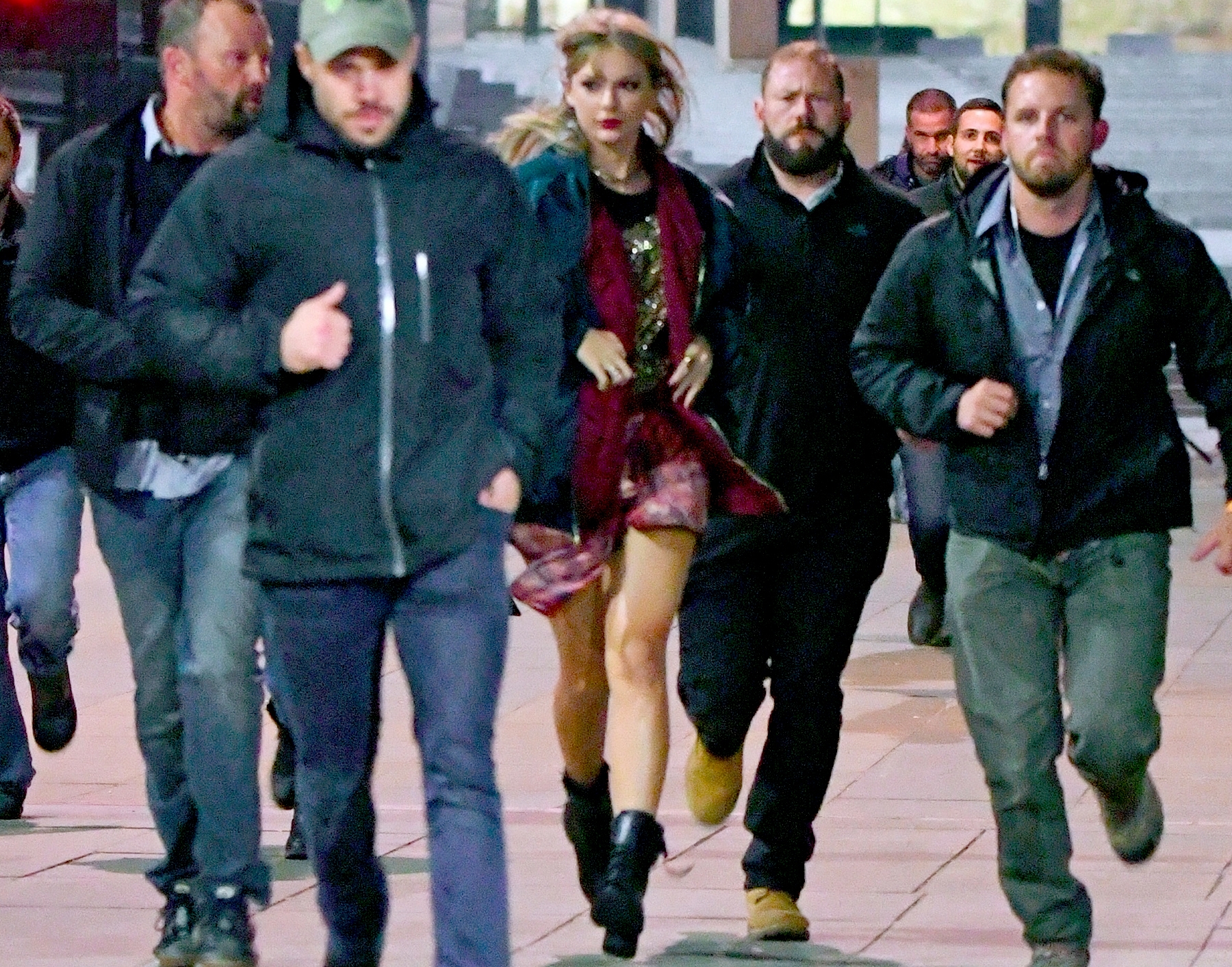 C-net dậy sóng vì hình ảnh phát tướng của Taylor Swift