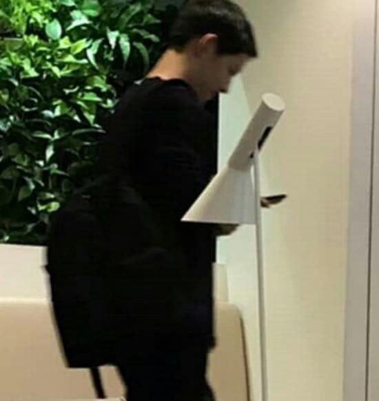 Song Joong Ki mua sách chăm trẻ sơ sinh, song hye kyo