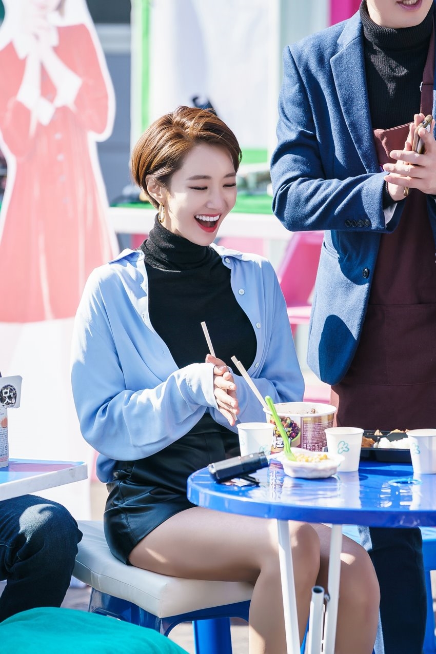 Loạt ảnh mới của Go Jun Hee trên phim trường phim truyền hình