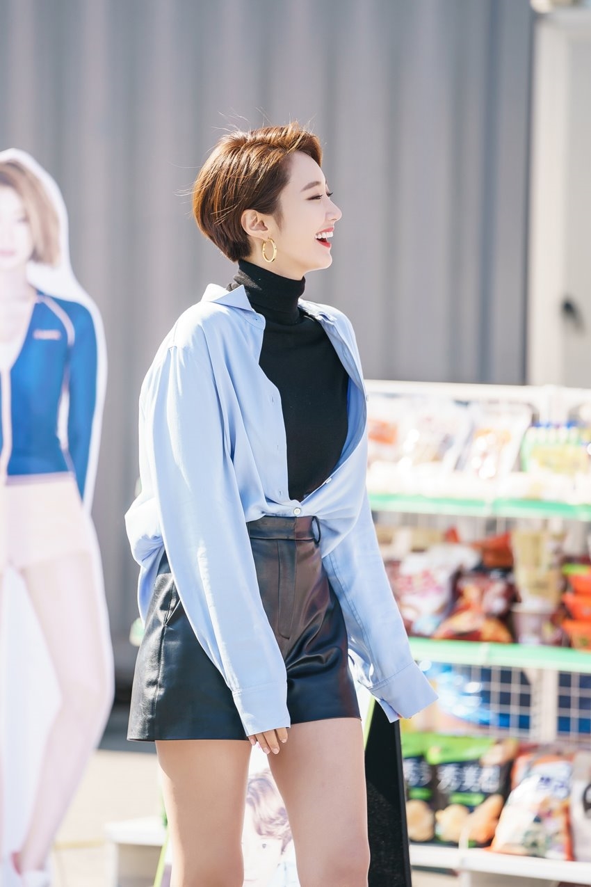 Loạt ảnh mới của Go Jun Hee trên phim trường phim truyền hình