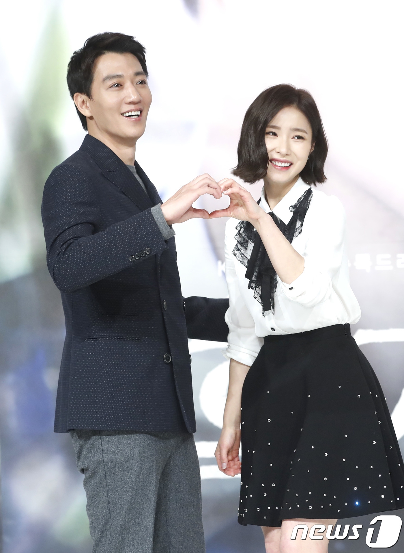 Shin Se Kyung xinh đẹp, dịu dàng trong họp báo 'Black Knight'
