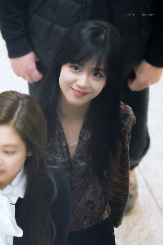 Tzuyu và Jisoo bị chê kém sắc khi để mái, Irene nhận nhiều lời khen