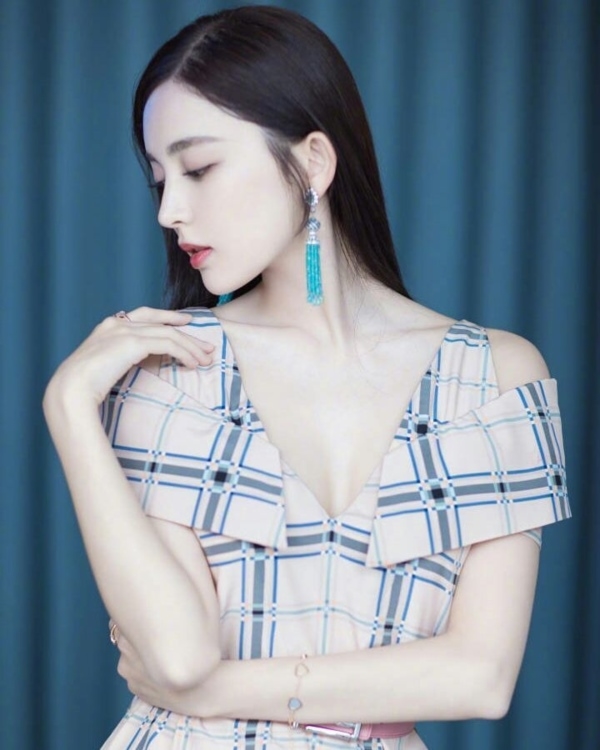 Cổ Lực Na Trát bắt chước Trịnh Sảng, dao kéo vì yêu Trương Hàn?