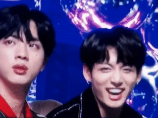 MMA là buổi họp fan trá hình của idol thích IU