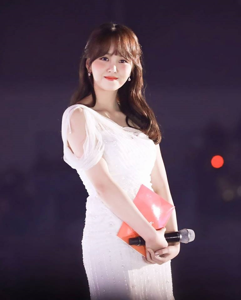 Tzuyu và Jisoo bị chê kém sắc khi để mái, Irene nhận nhiều lời khen
