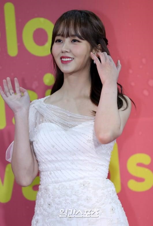 Tzuyu và Jisoo bị chê kém sắc khi để mái, Irene nhận nhiều lời khen