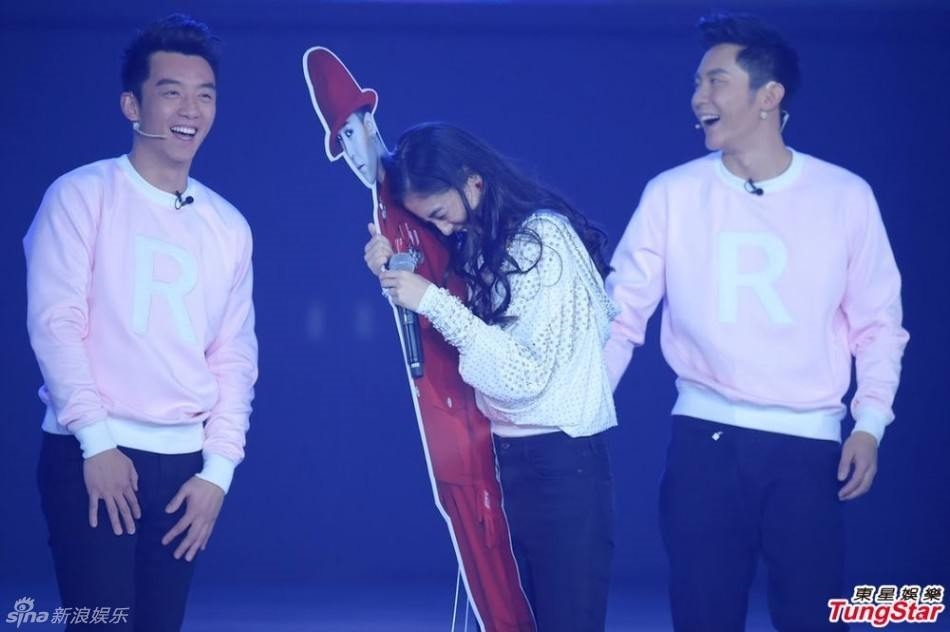 AngelaBaby vẫn khiến fan cười bò vì phấn khích gặp David Beckham