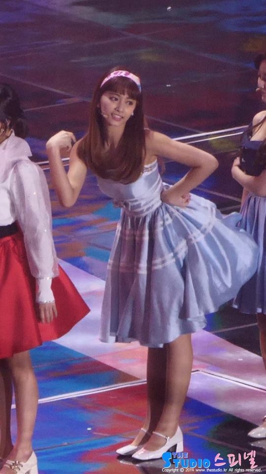 Tzuyu và Jisoo bị chê kém sắc khi để mái, Irene nhận nhiều lời khen