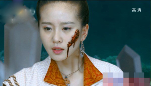 Xót xa khi nhìn những mỹ nhân yêu kiều bị hủy dung nhan