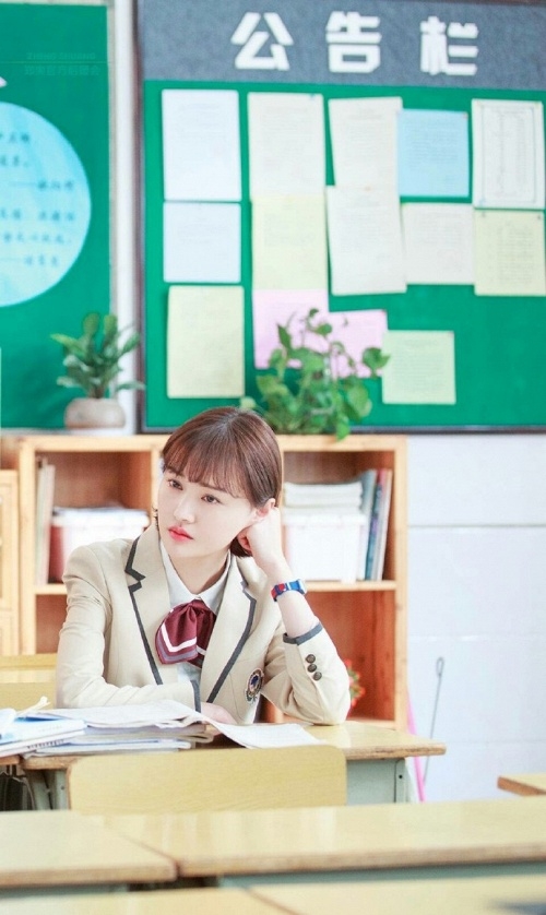 Những diễn viên Hoa ngữ “dở khóc dở cười” vì ngoại hình trẻ con!