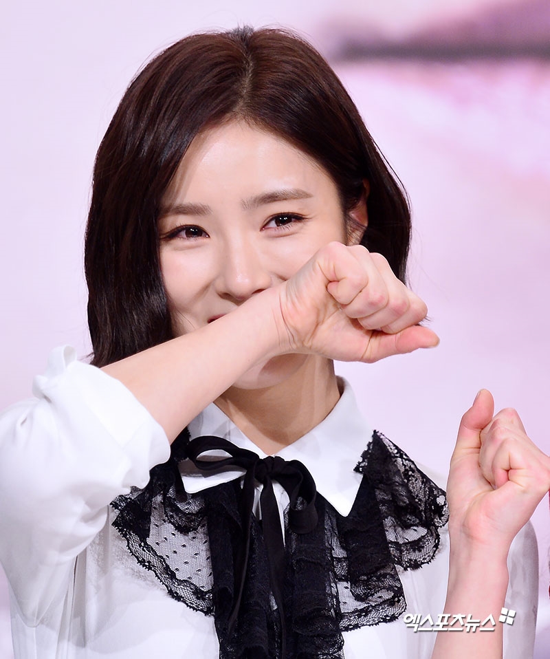 Shin Se Kyung xinh đẹp, dịu dàng trong họp báo 'Black Knight'