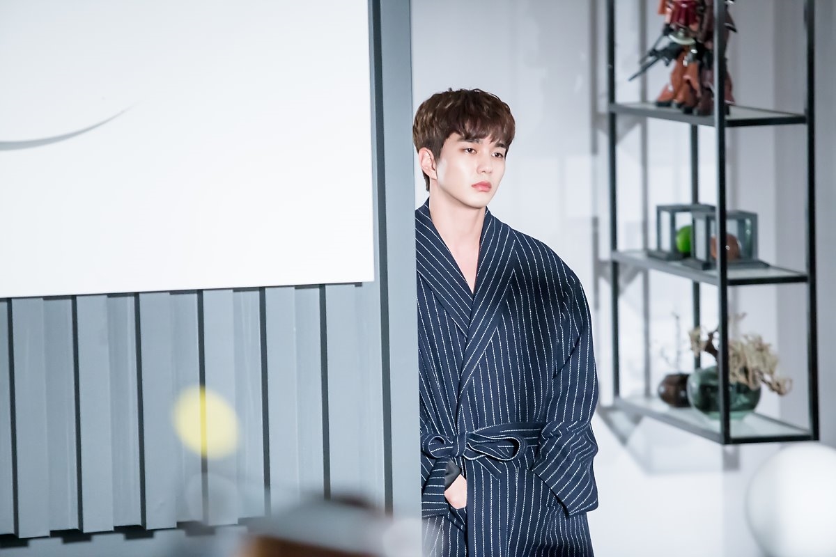 Yoo Seungho - Chae Soobin đẹp đôi trong poster mới của I'm Not A Robot