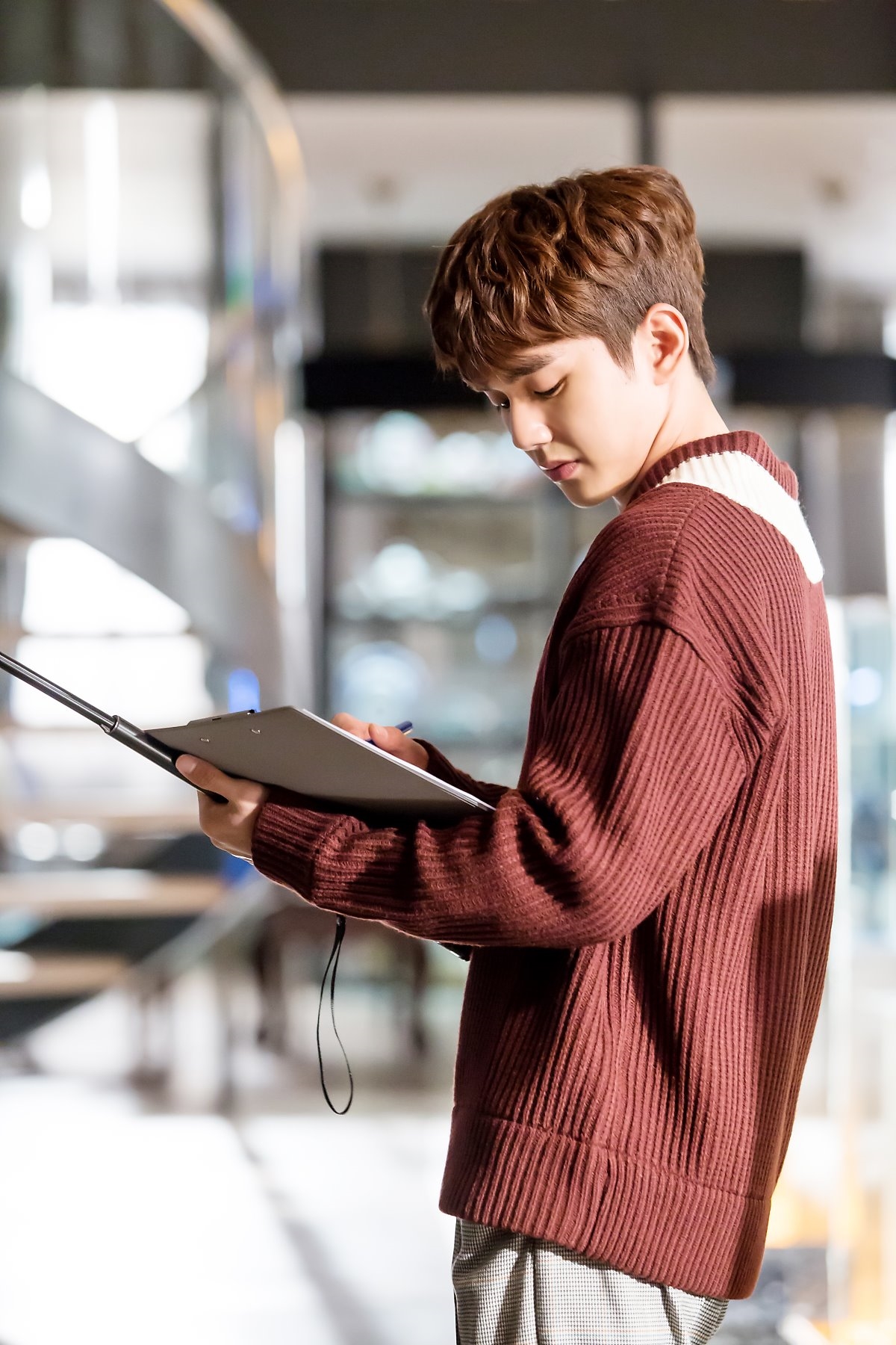 Yoo Seungho - Chae Soobin đẹp đôi trong poster mới của I'm Not A Robot