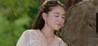 Những diễn viên Hoa ngữ “dở khóc dở cười” vì ngoại hình trẻ con!
