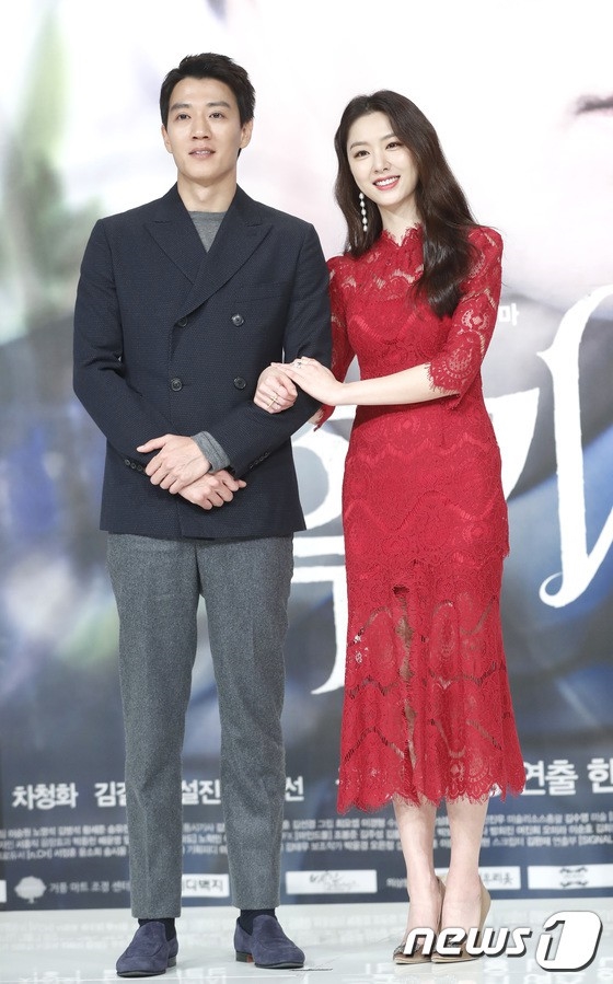 Nữ phụ vô danh “lấn át” Shin Se Kyung và Kim Rae Won