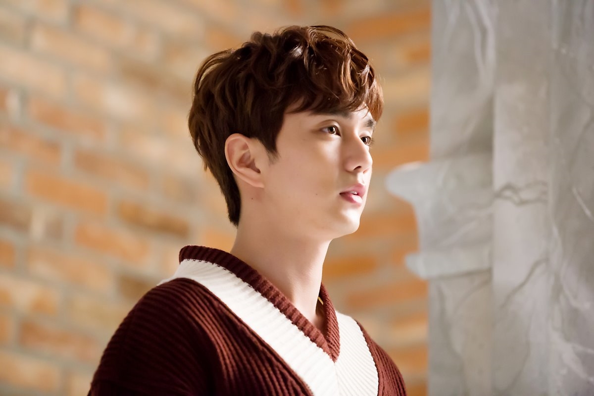 Yoo Seungho - Chae Soobin đẹp đôi trong poster mới của I'm Not A Robot