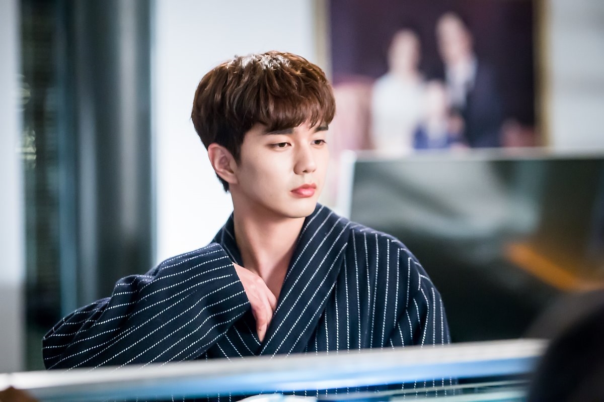 Yoo Seungho - Chae Soobin đẹp đôi trong poster mới của I'm Not A Robot
