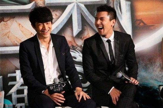 Những cặp đôi "lầy" nhất Cbiz