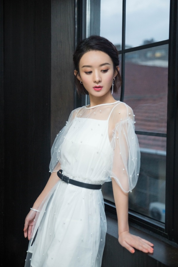 Triệu Lệ Dĩnh bị mỉa mai là 'thuốc độc phòng vé' vì Mật Chiến thua lỗ