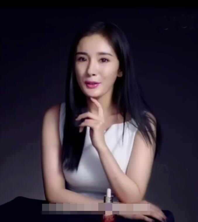 Sau Dương Mịch thì đến Triệu Lệ Dĩnh cũng bị tố phẫu thuât thẩm mỹ