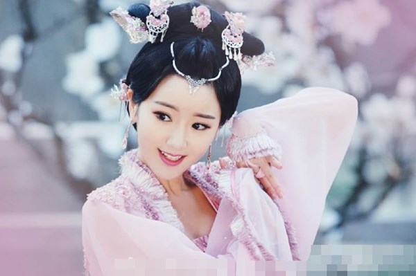 Lộc Đỉnh Ký phiên bản 2018 gây bão mạng vì 7 cô vợ đẹp như hoa
