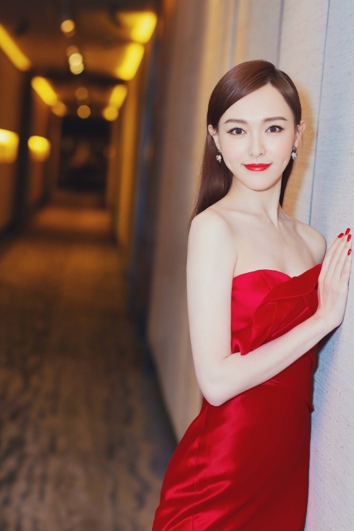 Khi mỹ nhân Hoa ngữ buông xõa tóc dài