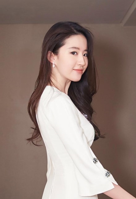Khi mỹ nhân Hoa ngữ buông xõa tóc dài
