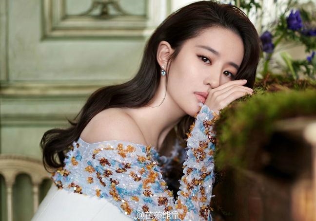 Khi mỹ nhân Hoa ngữ buông xõa tóc dài
