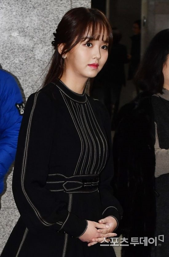Kim So Hyun xinh như búp bê tới nhận giải Hallyu năm 2017