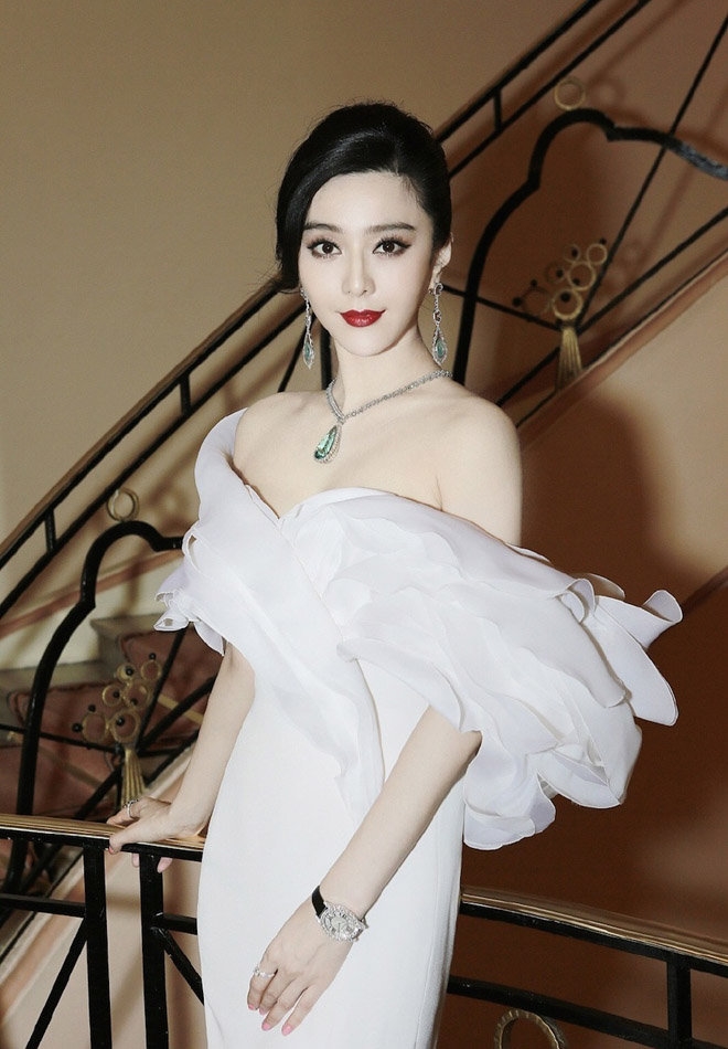 Sao Hoa ngữ và những lần đụng độ "không kiêng nể" với paparazzi