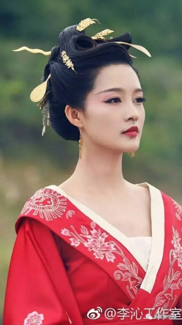 Lộc Đỉnh Ký phiên bản 2018 gây bão mạng vì 7 cô vợ đẹp như hoa