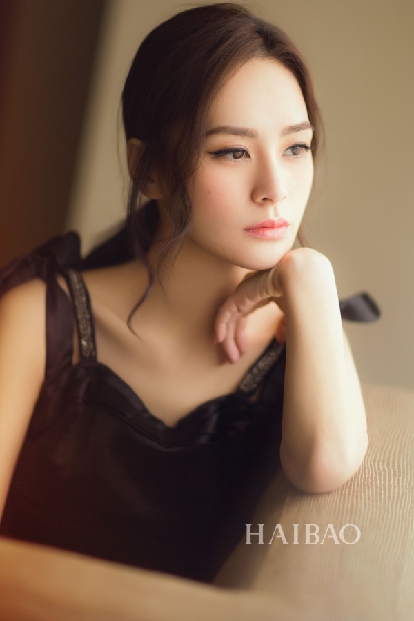 Chung Hân Đồng gây bão mạng khi nhắc lại scandal ảnh nóng ngày xưa