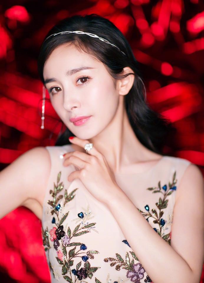 Rợp trời sao Hoa ngữ xuất hiện lộng lẫy: Cuộc đua nhan sắc tiểu hoa