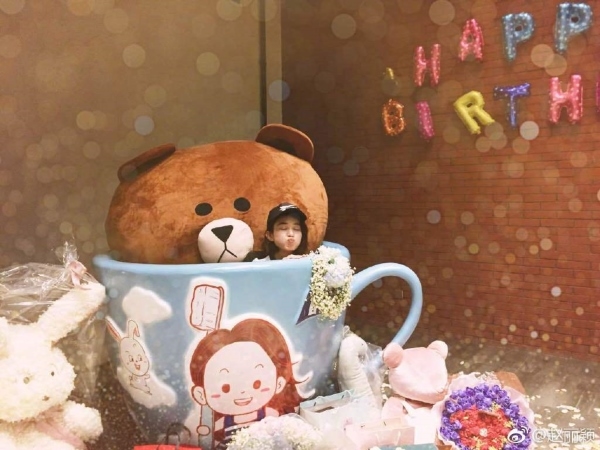 Triệu Lệ Dĩnh bất ngờ 'vượt mặt' Luhan phá vỡ kỷ lục Guinness